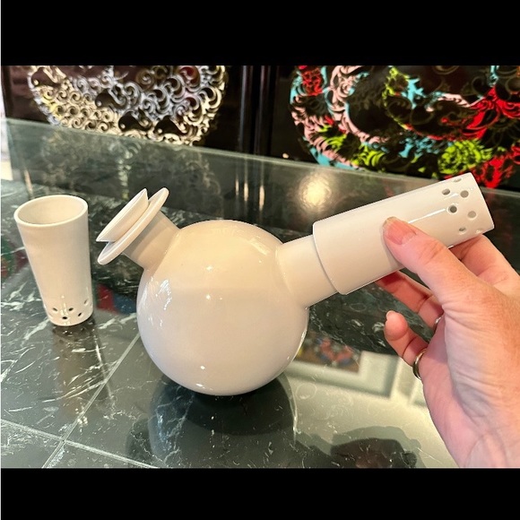 VINTAGE 1990s ARZENAL MOD WHITE PORCELAIN TEAPOT INFUSER TWO PIERCED CUPS UNUSED - Picture 6 of 10